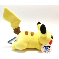 Officiële Pokemon center knuffel Pikachu +/- 22cm (lang) renned